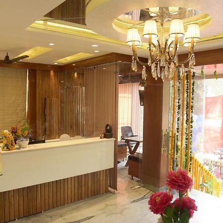 Hotel Le Cypress Bareilly Exterior foto