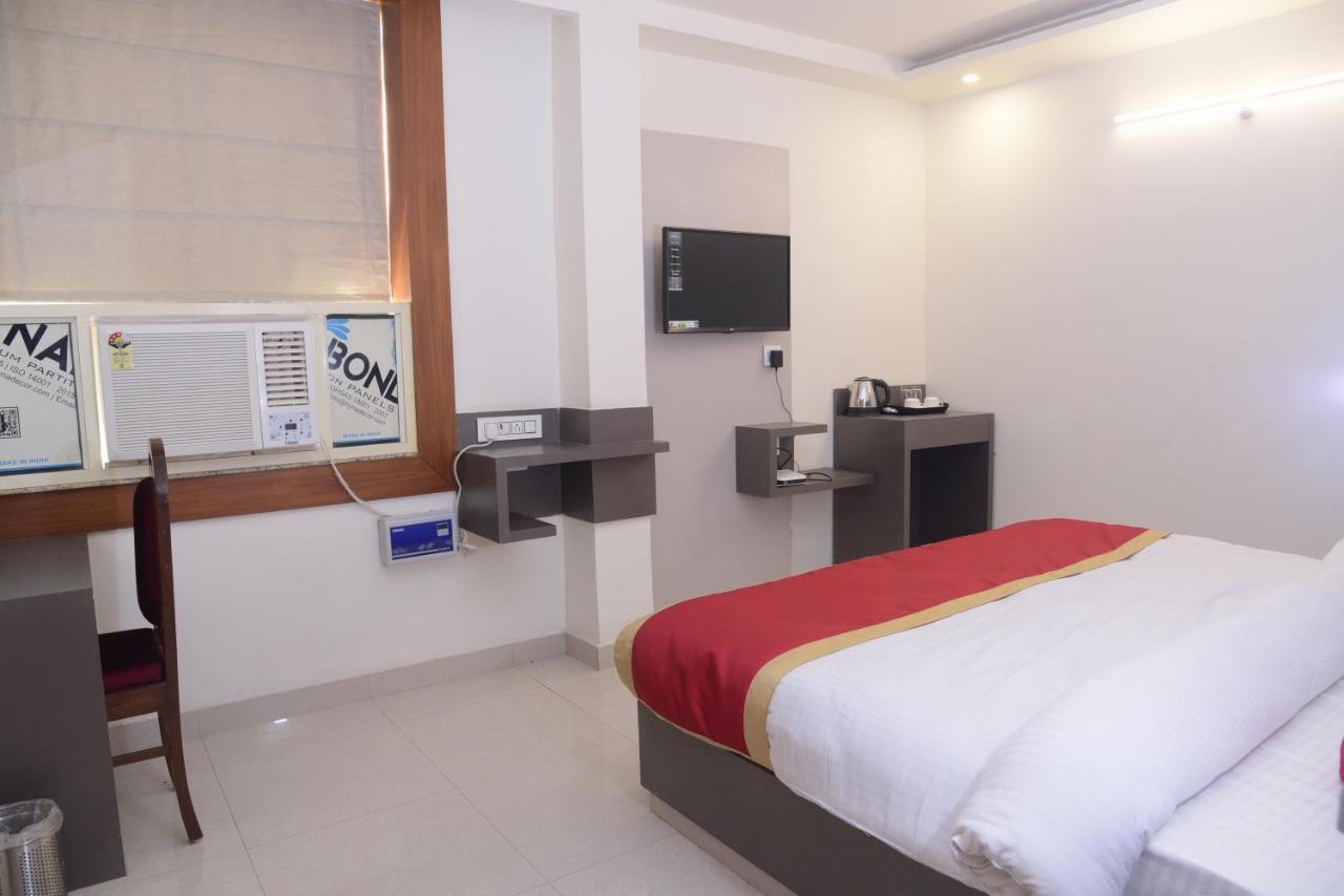 Hotel Le Cypress Bareilly Exterior foto