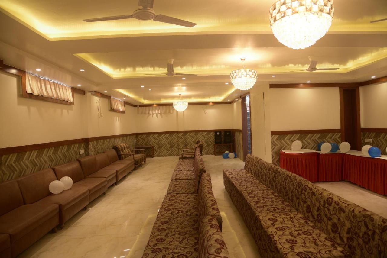 Hotel Le Cypress Bareilly Exterior foto